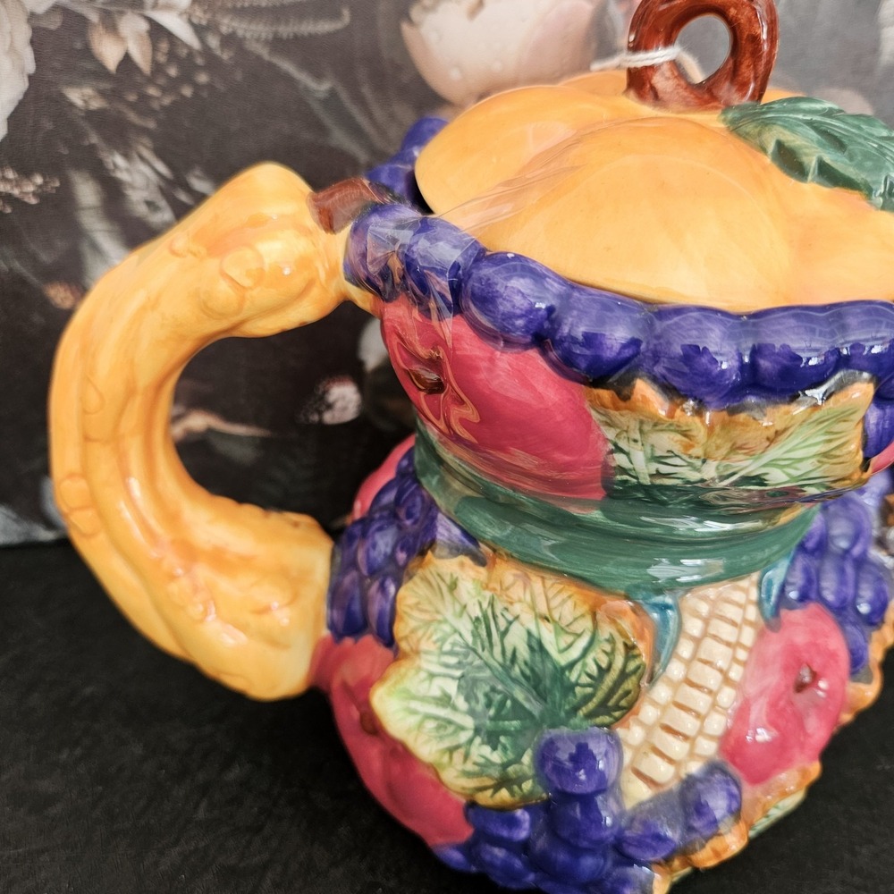 Vintage CRACKER BARREL Vegetable Harvest Ceramic Teapot With Original Lid - 1998 - Picture 4 of 10